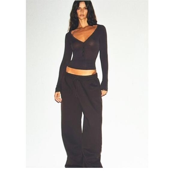 SKIMS Pants - Skims Boyfriend Oversized straight leg pant-pockets-size Small-Color is Espresso